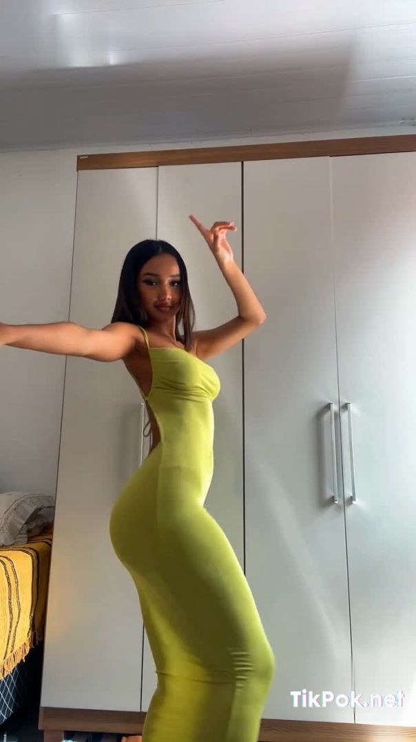 This Latina pussy in green dress is eager to dance on your cock Check my TikTok - marianimahs Sex