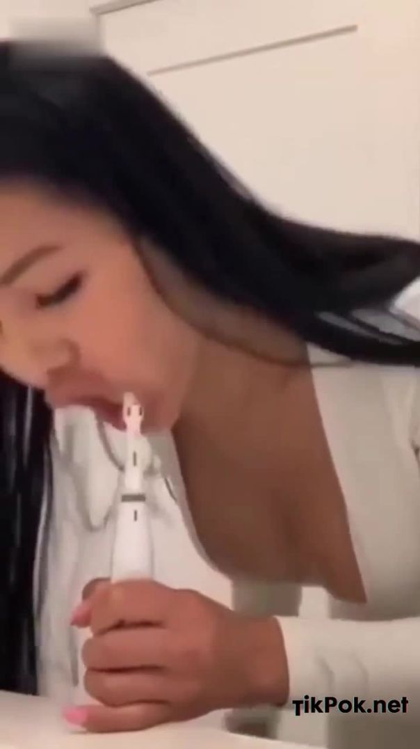 Amusing Asian pussy offering a fuck show on Tiktok Talk about a literal cock-tok eh - theclassyones